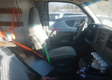 2004 GMC Savana Standard z USA, uszkodzony, nr VIN 1GTHG39U741164268